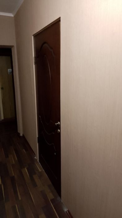 Здається кімната 17 метрів в будинку на Закревського,35  ( без комісії)