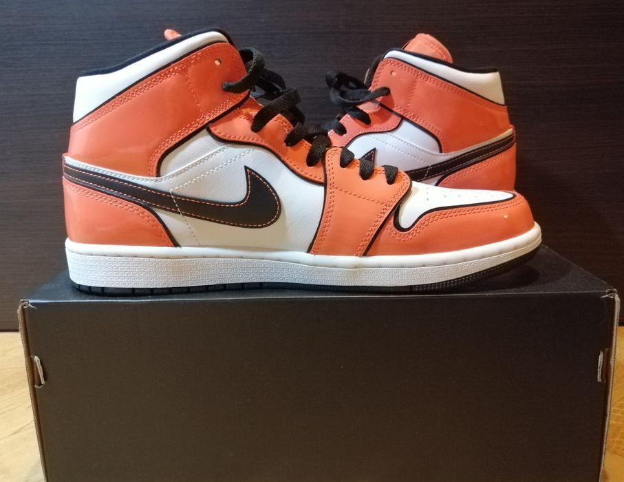 Buty Nike Air Jordan 1 Mid SE Turf Orange