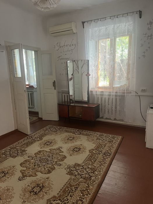 Продаж будинку біля 54 школи