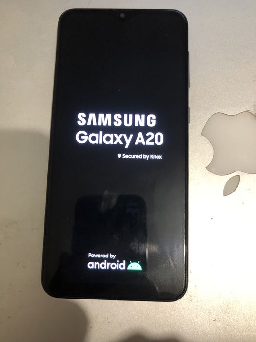 Продам телефоны Samsung A20  3-32