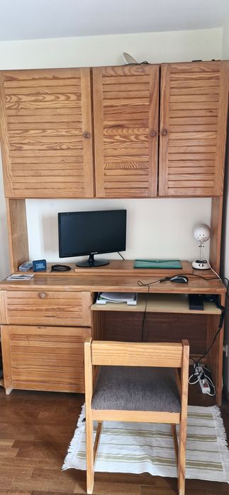 Secretária com módulo superior em madeira — bom estado (75+127cm)