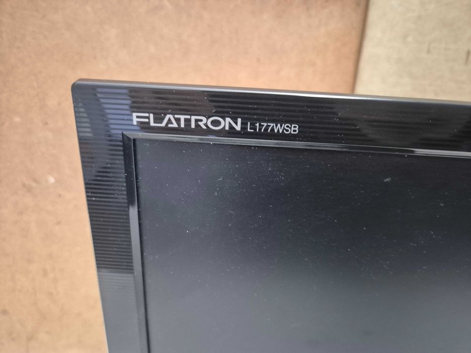 Monitor lg flatron l177wsb
