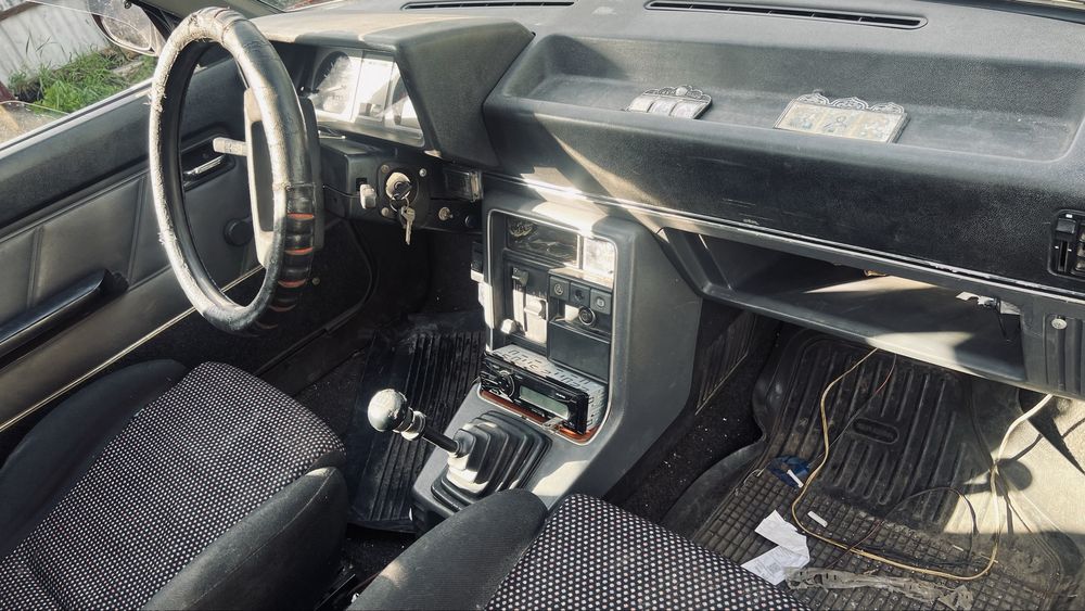 рено 9 -11-19 гарний стан інші запчатини