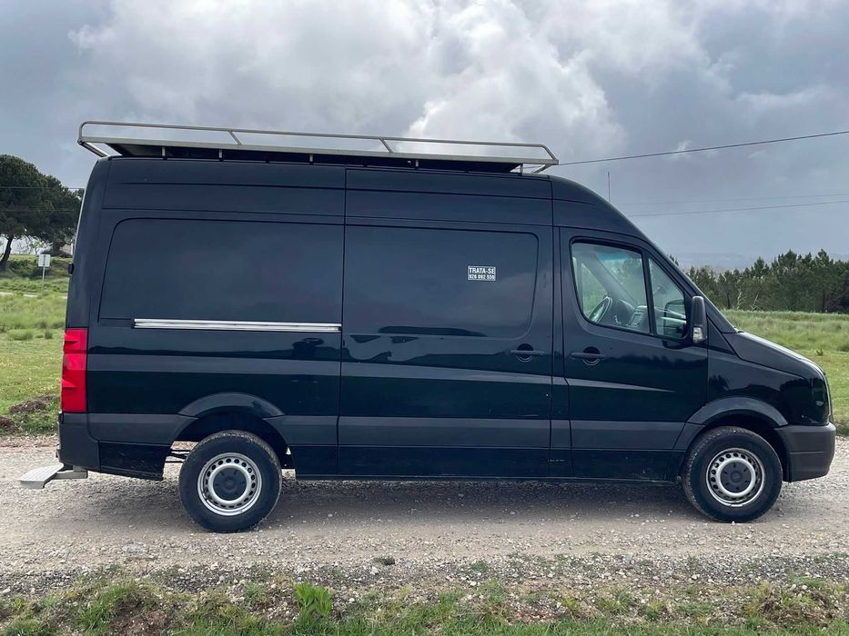 VW Crafter com porta bagagem