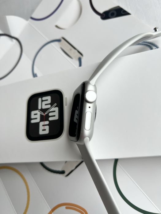 Apple watch SE 2, silver aluminium case 40 мм