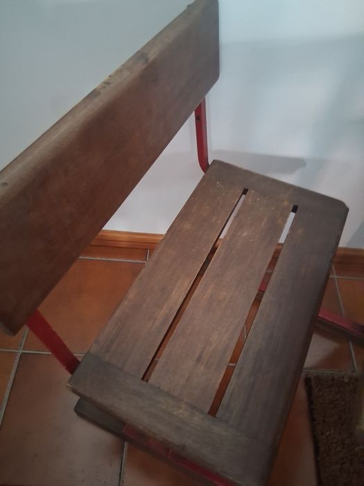 Mesa escolar antiga
