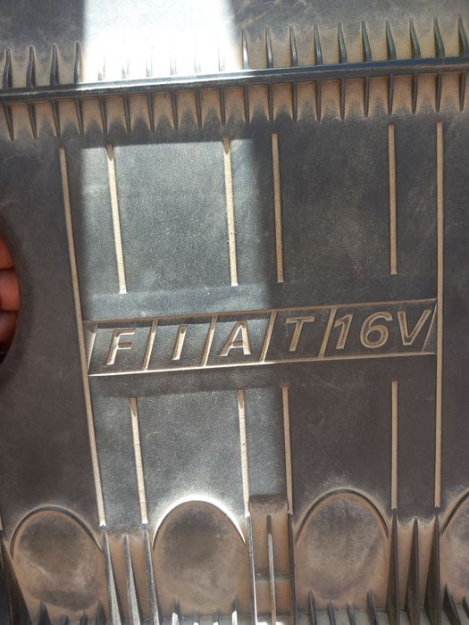 Caixa com filtro de ar Fiat Punto 1.2 16v 2001