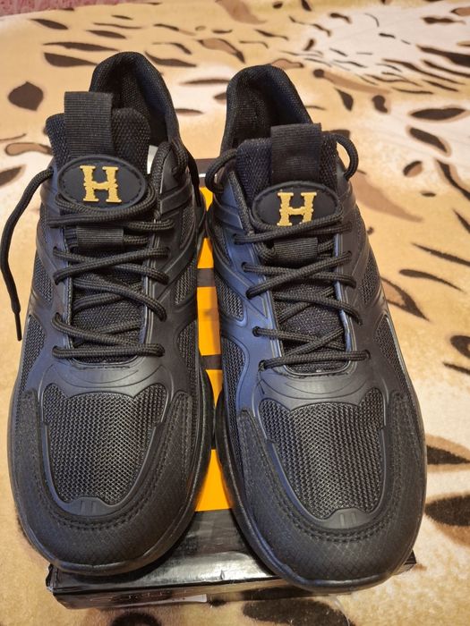 Мужские кроссовки