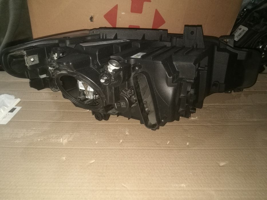 Фары  BMW  F30 ф30 левая,правая ксенон Америка Европа обычные и адапти