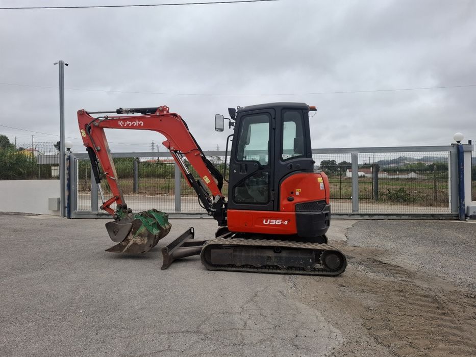 Mini giratória kubota U36 4