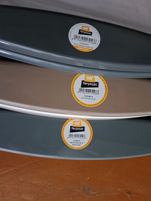 Пластиковий лежак для собак Siesta Deluxe Fеrplast, Сіеста Делюкс 2,4,