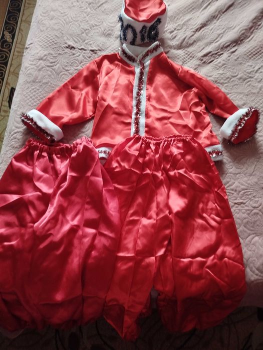 Карнавальний костюм для хлопчика Новий рік і двоє шароварів