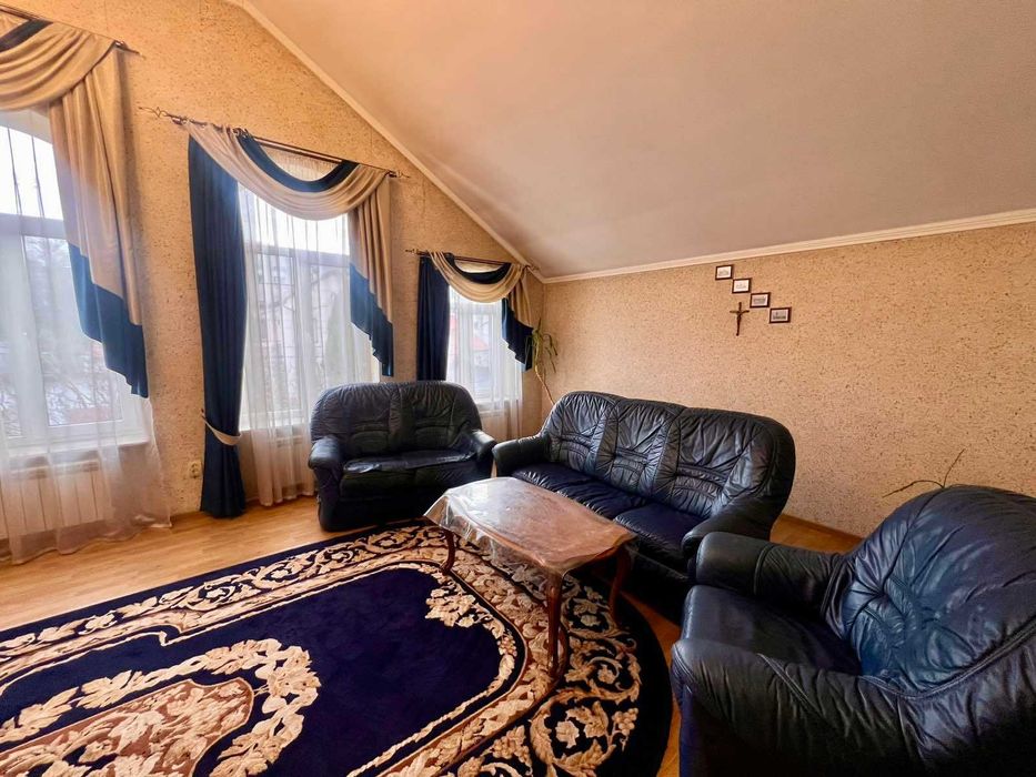 Оренда просторого окремостоячого будинку по вул. Сигнівка