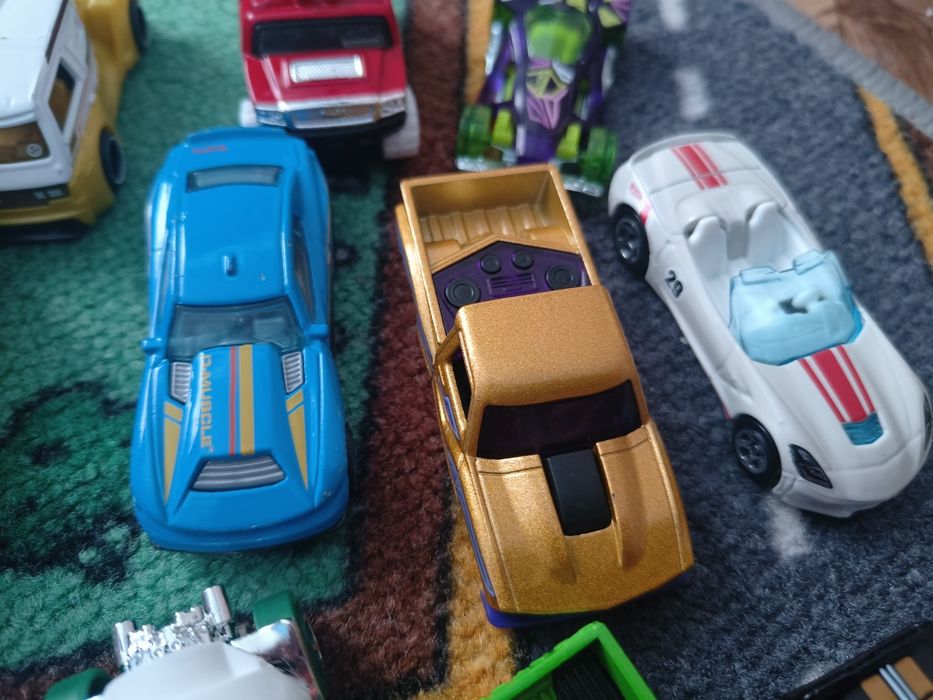 Машинки Hot Wheels