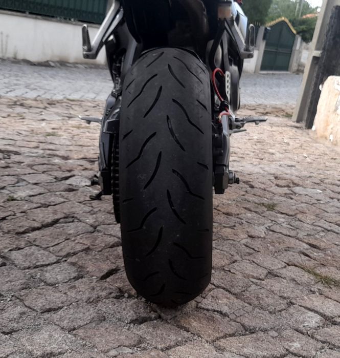 CBR 1000RR  muito estimada