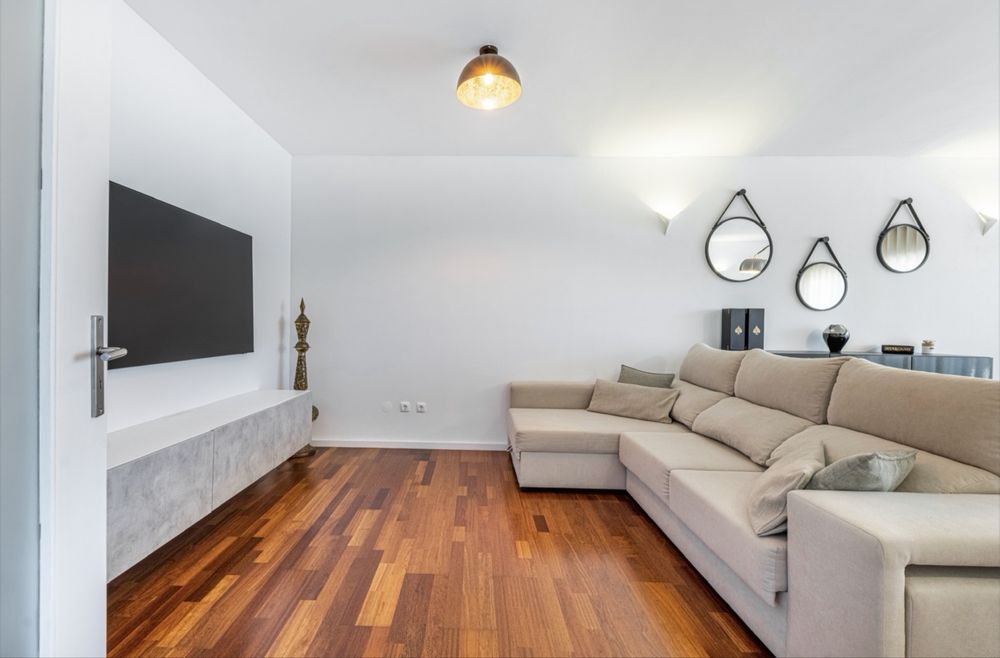 Sofá de 3 lugares c/ chaise longue