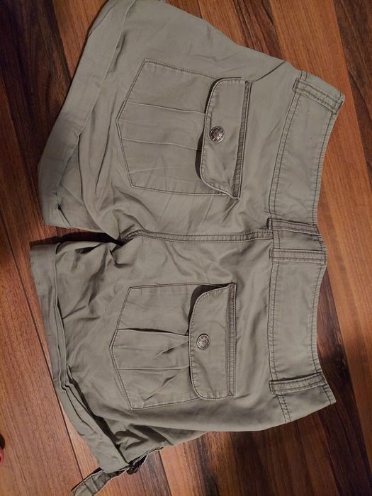 Szorty krótkie Amisu