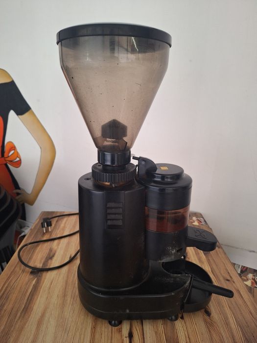 Vendo moinho para café