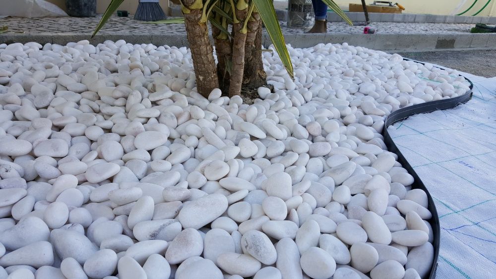 Pedra Decorativa Branco/Rosado para jardim Seixo, Godo, Rolada; 234€/T
