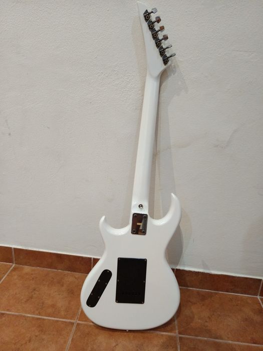 Guitarra elétrica MAISON