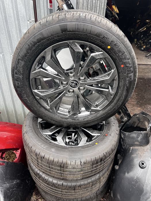 Kola, Koła Toyota Rav4 IV , Felgi z oponami. Nowe !