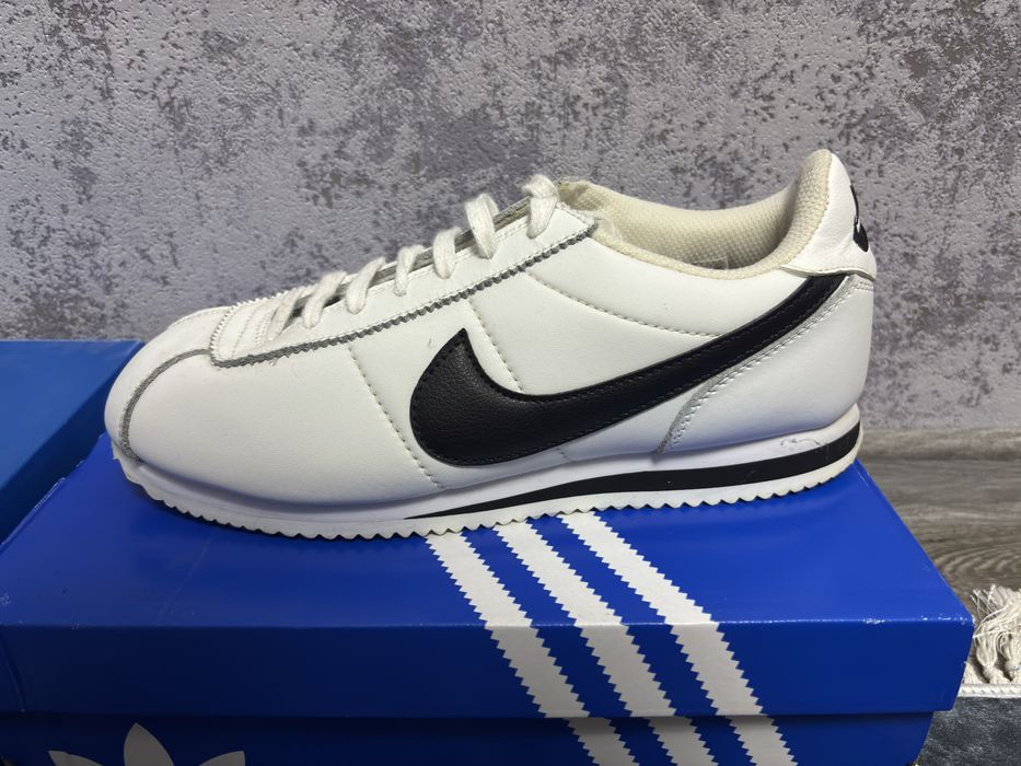 продам кроссовки Nike Cortez