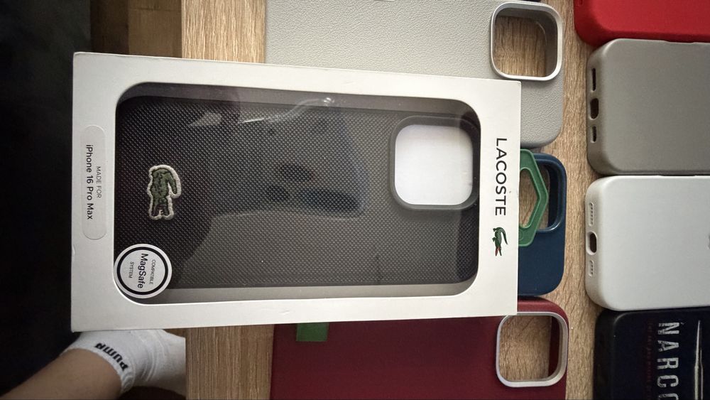 Etui do Iphona 16 pro max różne
