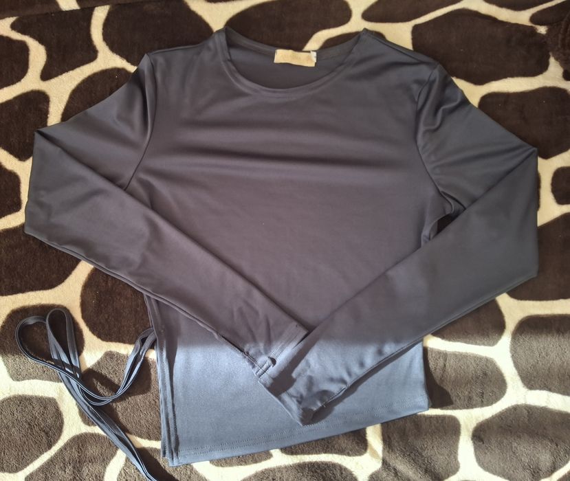 Сірий лонгслів Ariadne із зав'язками та вирізами для пальців — Розмір