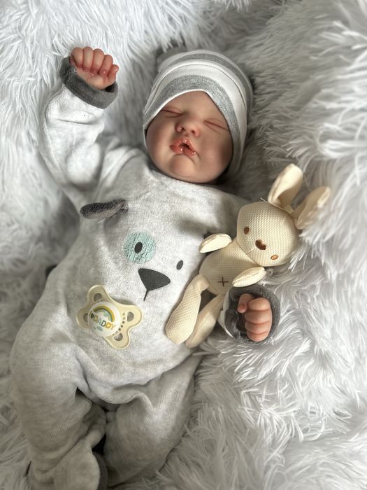 Bebé reborn novo feito à mão por encomenda