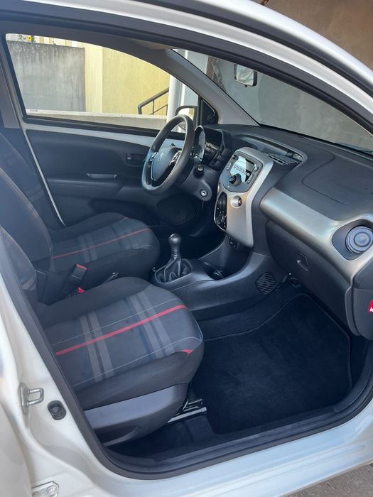 Peugeot 108 1.0 VTi Active | 2015 | 100.000 km | 5 Portas | Excelente Estado