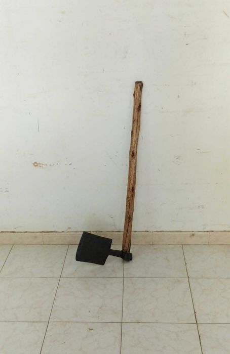 Antiga e Invulgar Enxada de Corte / Pá de cortar o Bagaço em Antigo Lagar de Vinho. RESTAURADA!