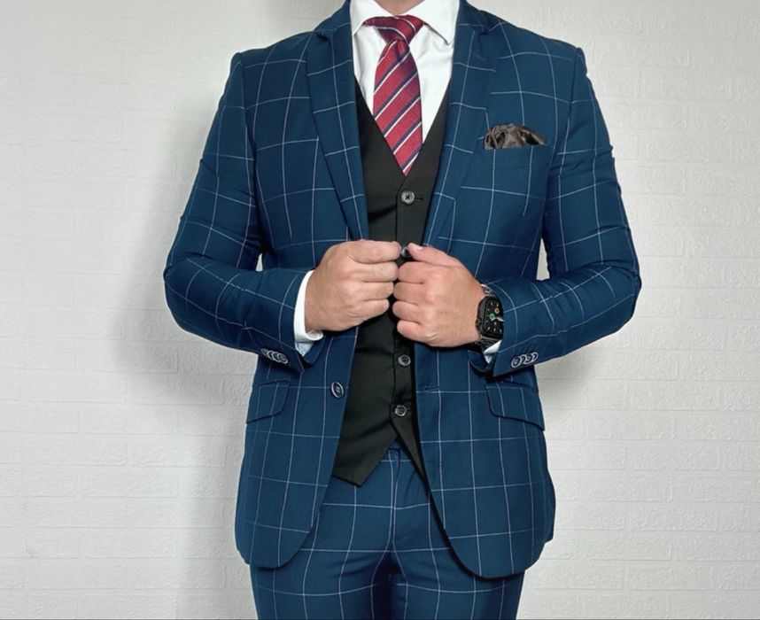 Nowy granatowy garnitur w kratę