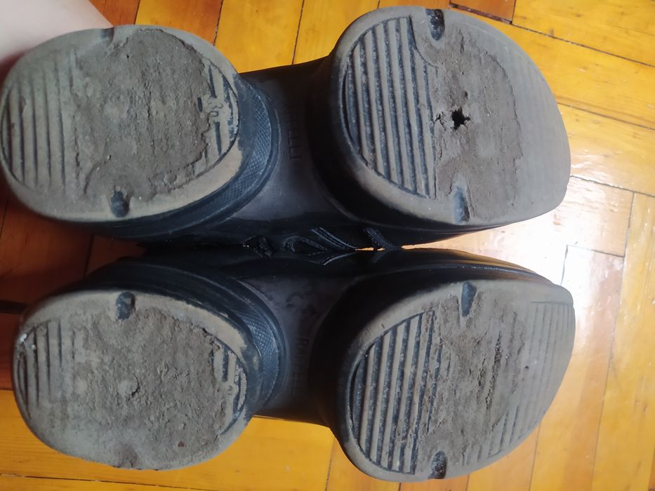 Кросівки 36 розміру