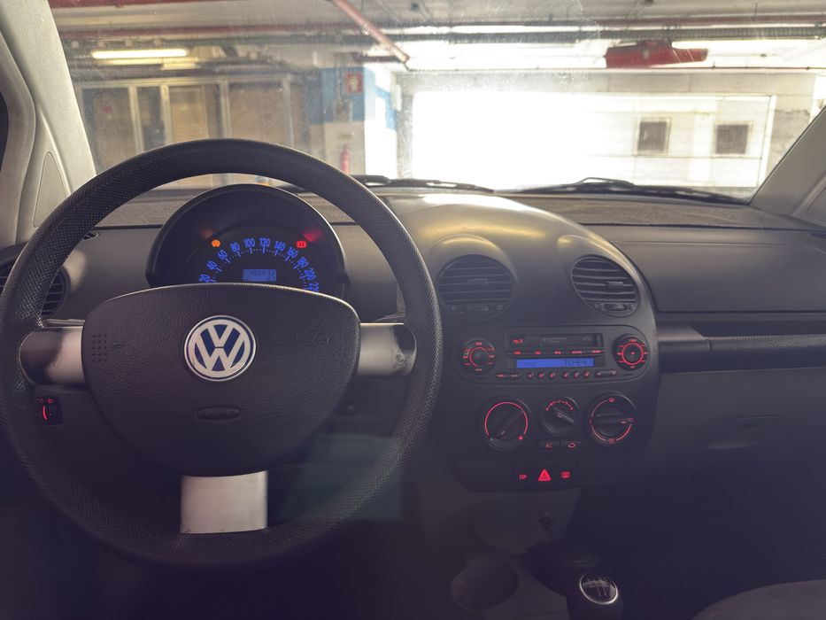 Volkswagen New Beetle — fotografia 10