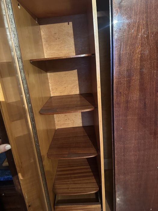 Віддам шафу стінку диван