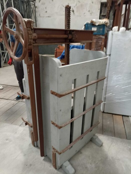 Prensa de Papel Manual antiga em ferro e madeira