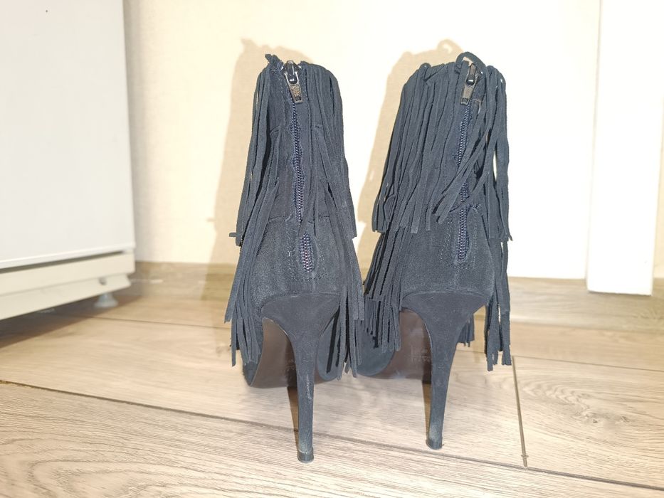 Ботильони, взуття