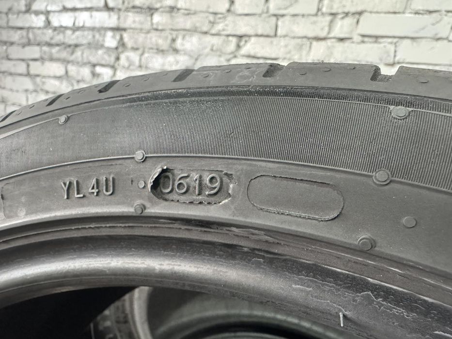 Літні шини Nokian 235/40 R18
