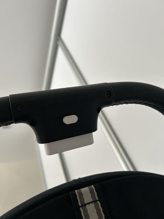 Прогулянковий візок Cybex Beezy 2025