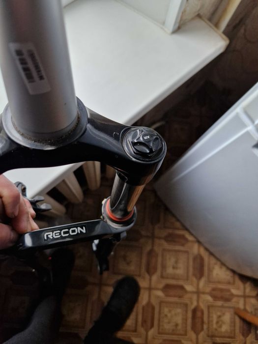 Вилка RockShox Recon Silver 27.5", Boost 15х110, 120mm, Solo Air гарна