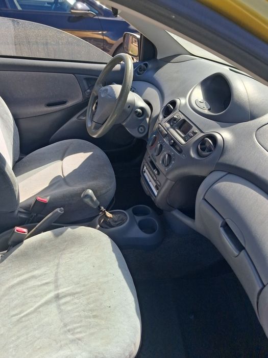Toyota yaris set 1999 sol