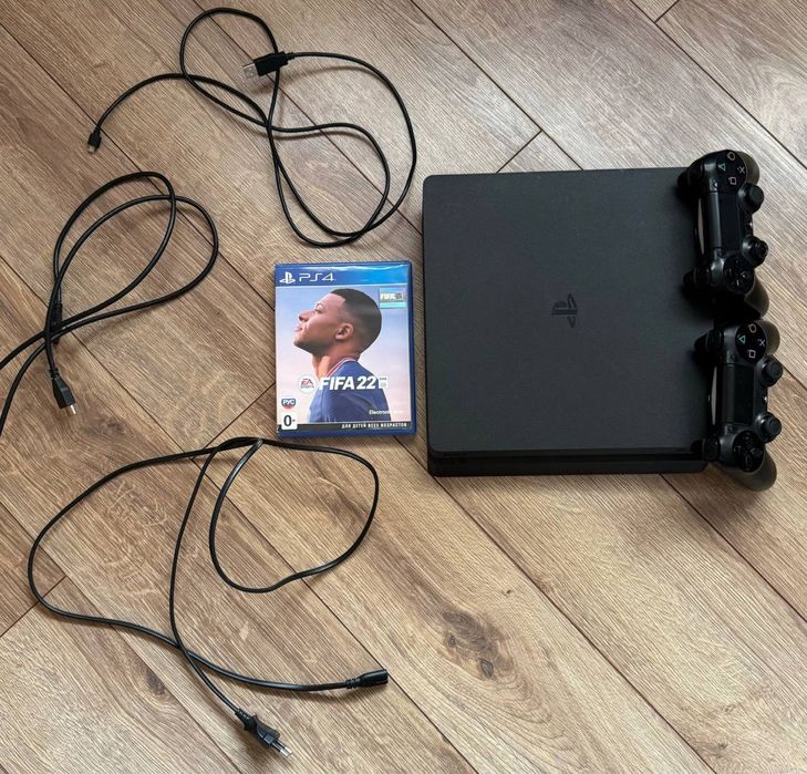 PS4 500GB + 2 джойстики + FIFA 22 | Повний комплект | Хороший стан