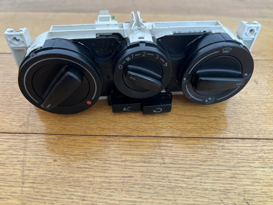 Блок Volkswagen Golf IV Bora регулятор пічки кондиціонера 1J0820045F