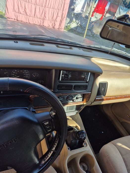 Jeep Cherokee ZG 4x4 de 1998 Imbatível no Off-Road! Ou troco por carr