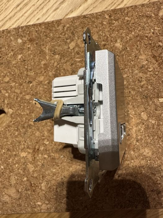 Schneider asfora gniazdo USB aluminium EPH