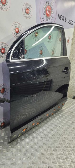 Двері передні ліві Audi Q7 2011-2015