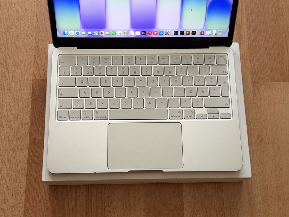 MacBook Neo 8/512 Silver