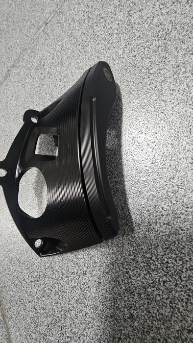 Voge 525 DSX protetor alumínio