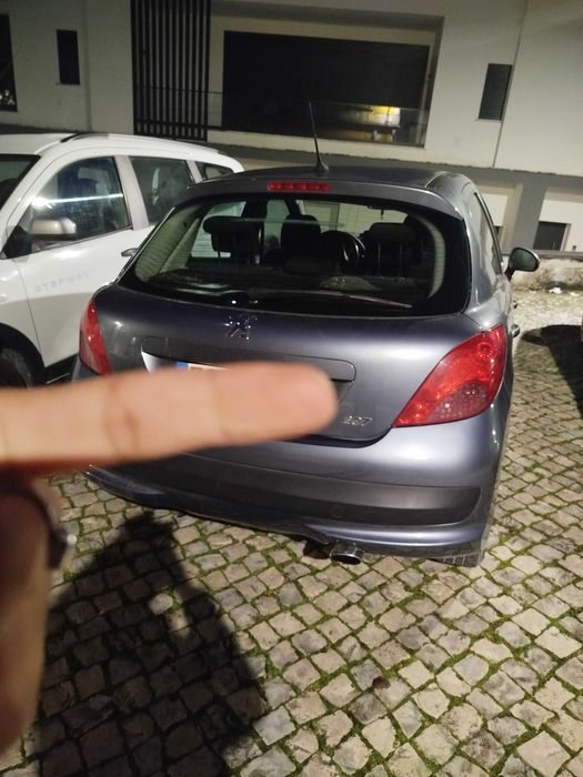 Peugeot 207 Ano 2007, à venda, tudo em bom estado.