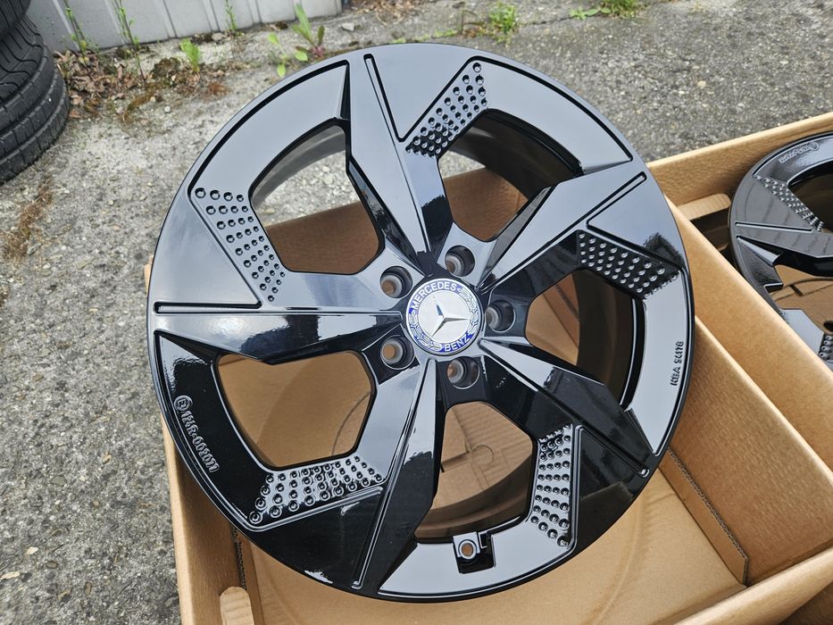 Felgi aluminiowe 5x112 7.5j et 32 66.6 19" mercedes glc nowe.